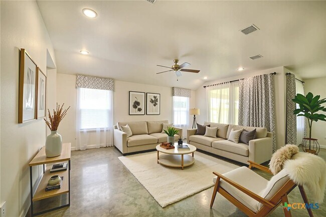 Building Photo - 770 Freedom Cir