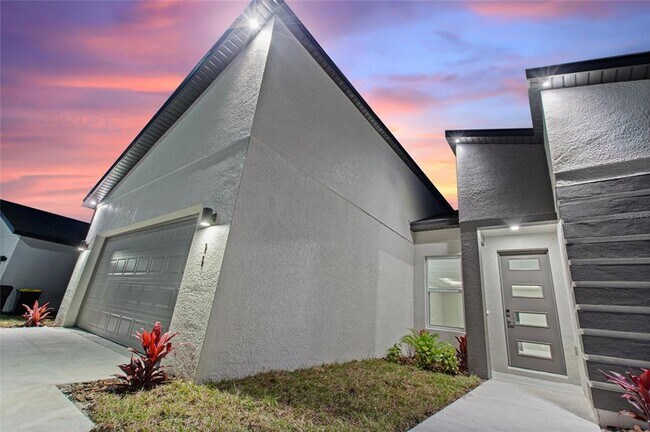 Building Photo - 11 Magnolia Ln