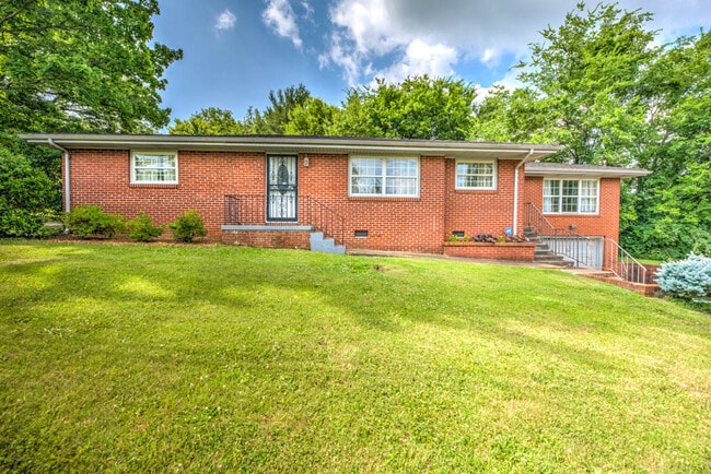 Building Photo - 248 Taliwa Dr