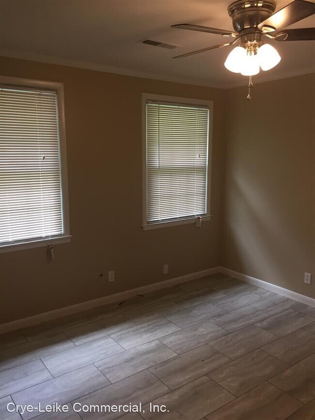 Building Photo - 3 br, 1.5 bath House - 45 Benzing Rd
