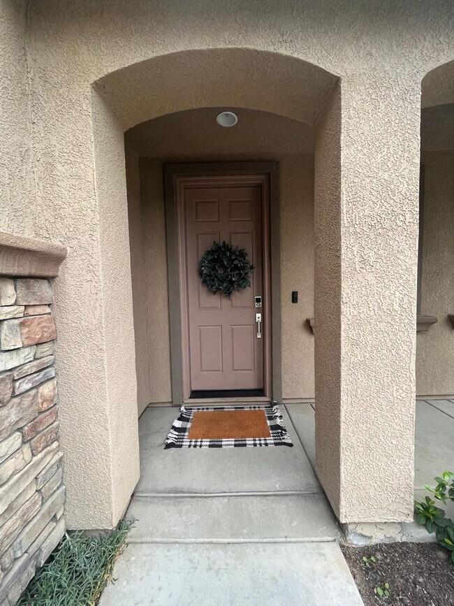 Building Photo - 4141 W. CLINTON - 5 BEDROOM 3 FULL BATH HO...