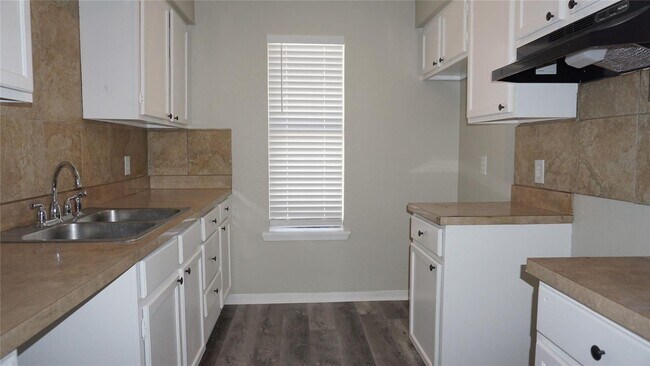 Building Photo - 2 bedroom 1 bath-Grand Prairie