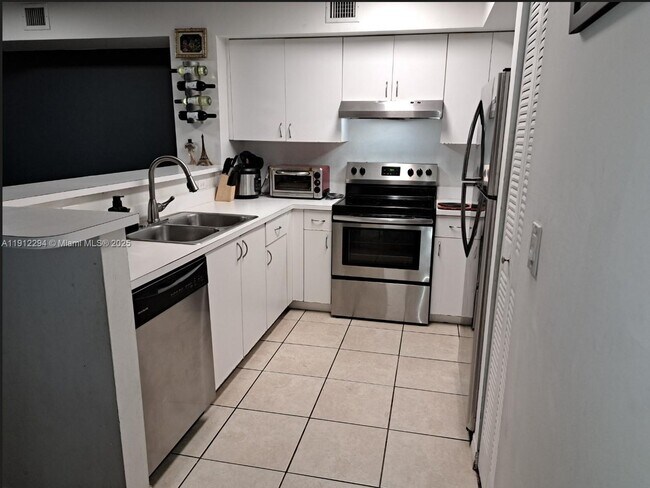 Foto del edificio - 12136 St.Andrews Pl