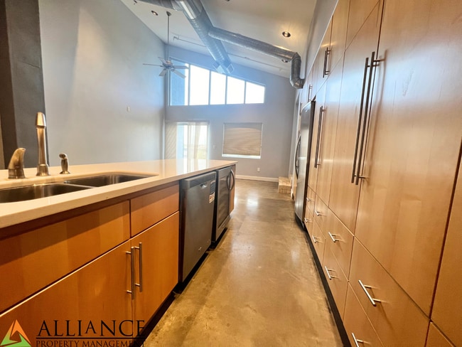 Foto del edificio - Maintenance Free Living ~ Close to KSU & Aggieville ~ Pet Friendly