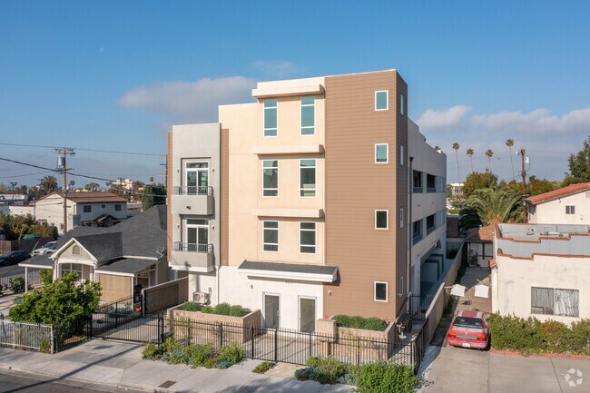 Alternate - 407 N Ardmore Ave