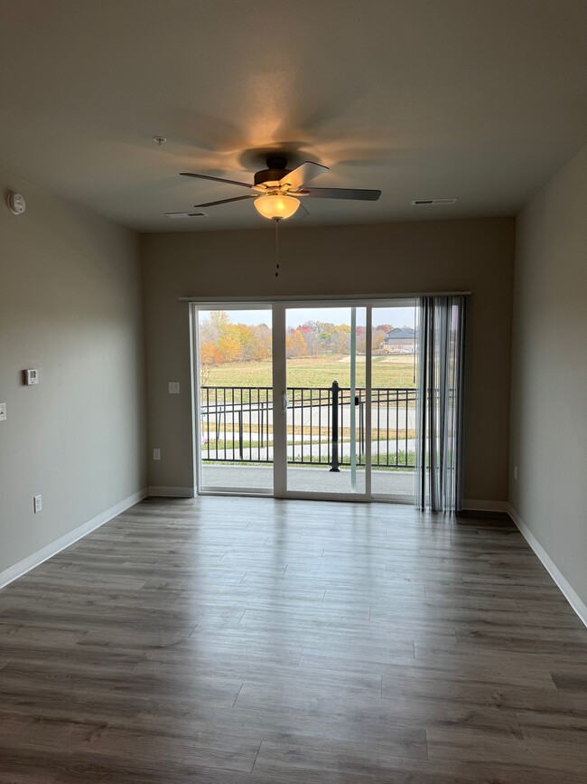 1 Bedroom Living Room - Ridge at Scott Park