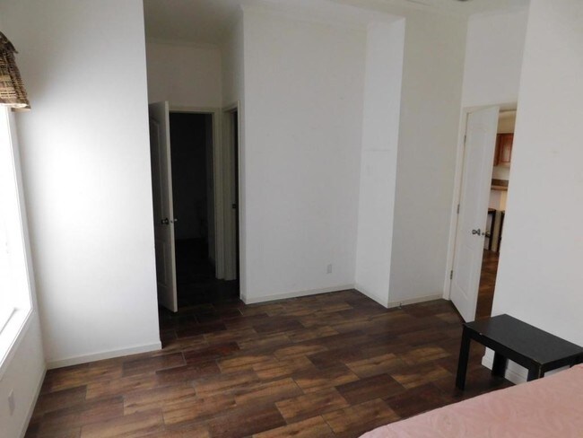 Building Photo - 315 Hays 108