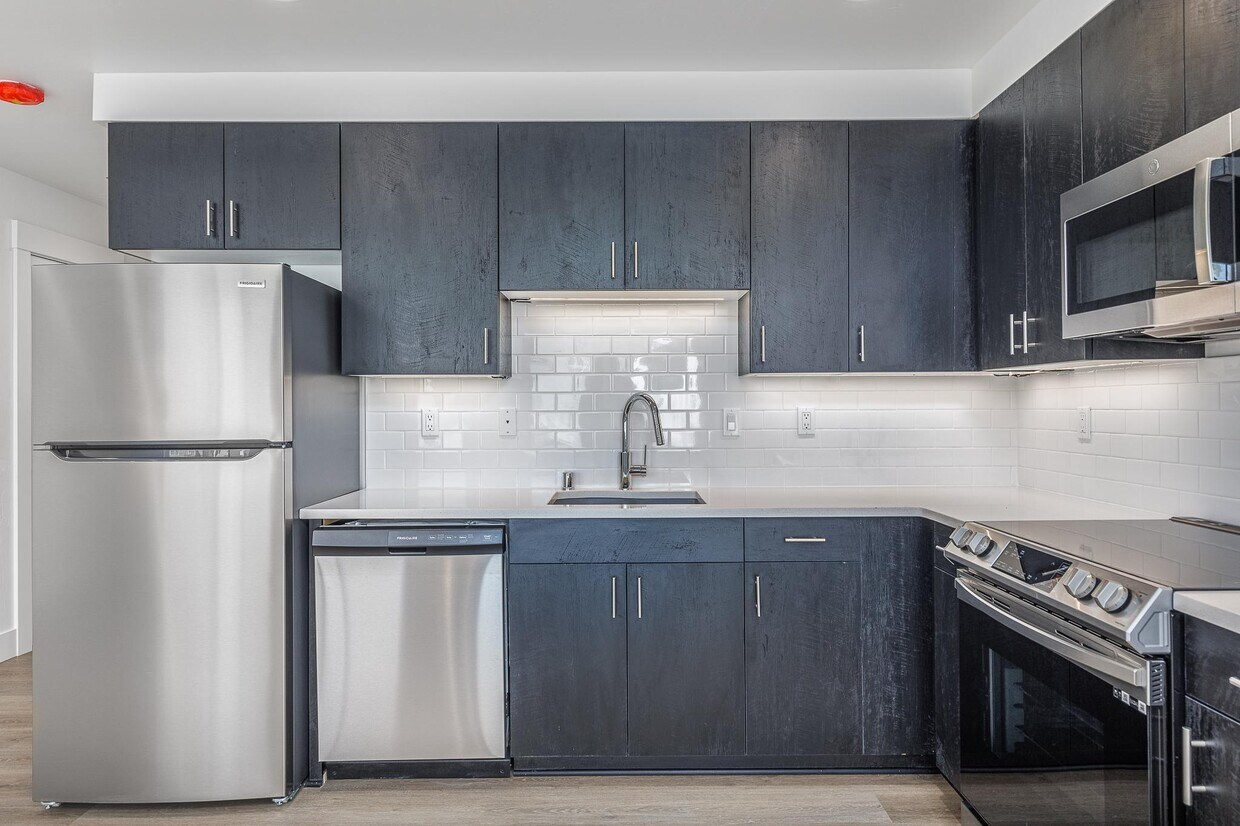 Foto principal - West Vine Townhomes