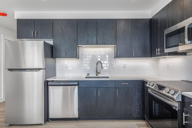 Foto del edificio - West Vine Townhomes