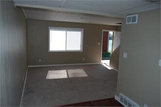 Building Photo - 80 Township Rd 1118