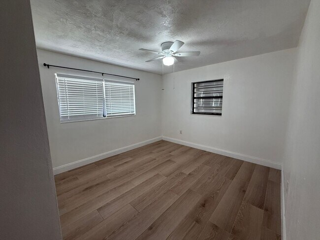 Foto del edificio - 4050 Mt Sterling Ave