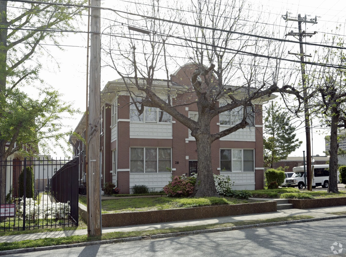 Building Photo - 28 N Claybrook St