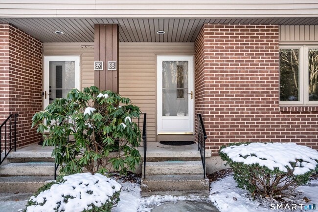 Building Photo - 449 S Main St