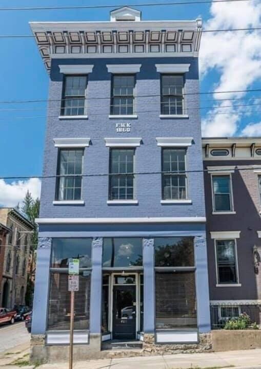 Primary Photo - 400 E Liberty St
