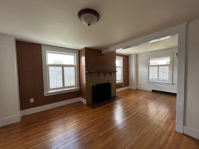 Living space - 4920 Ransom Rd