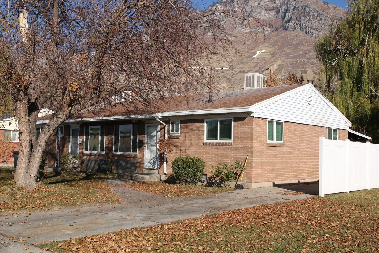Primary Photo - Dean 324/330