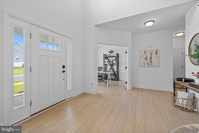 Building Photo - 23492 Watervale Dr