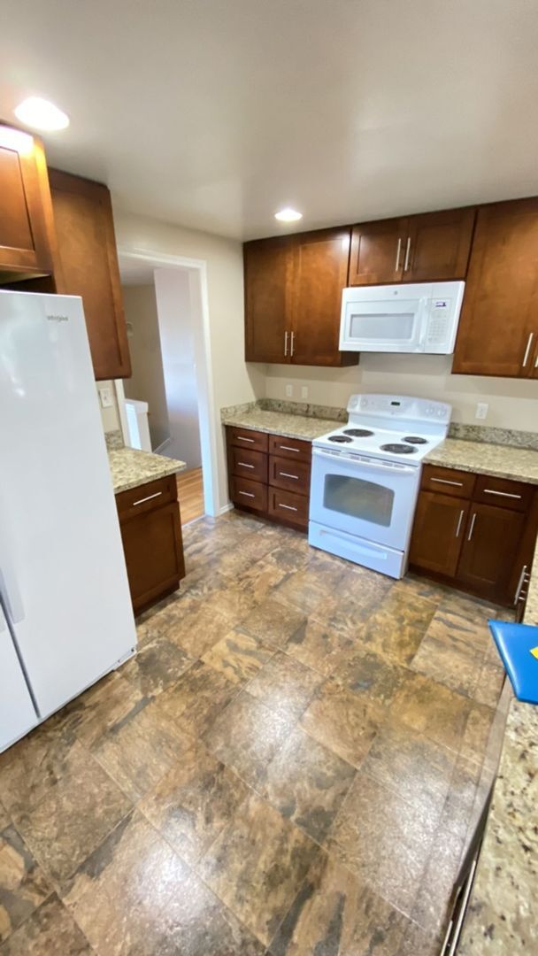 Building Photo - 4bed/2ba House in Des Moines