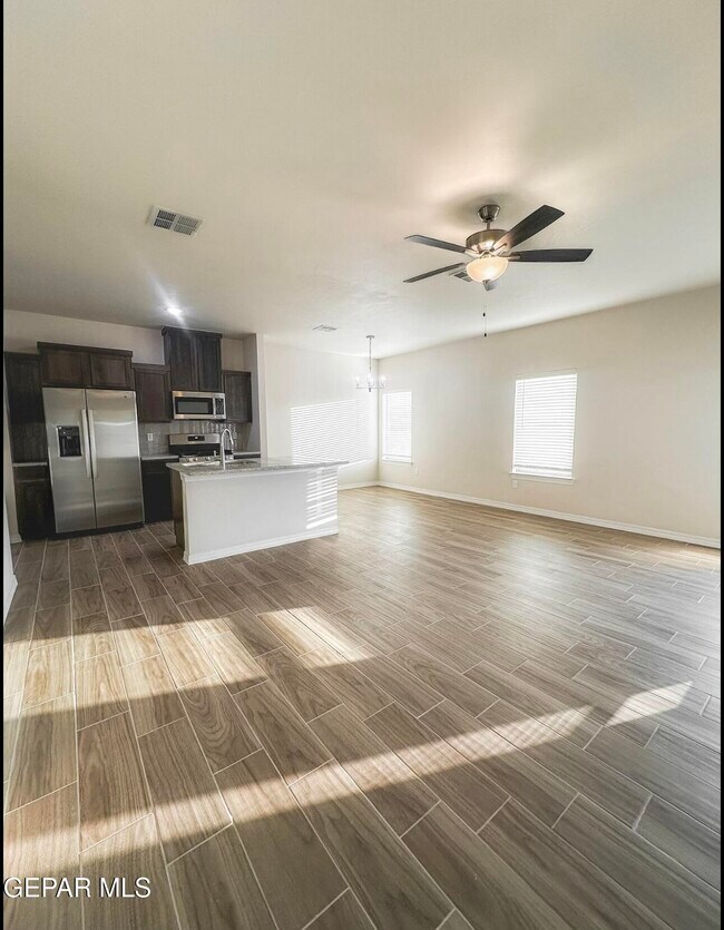 Building Photo - 5033 Munir Khouri St