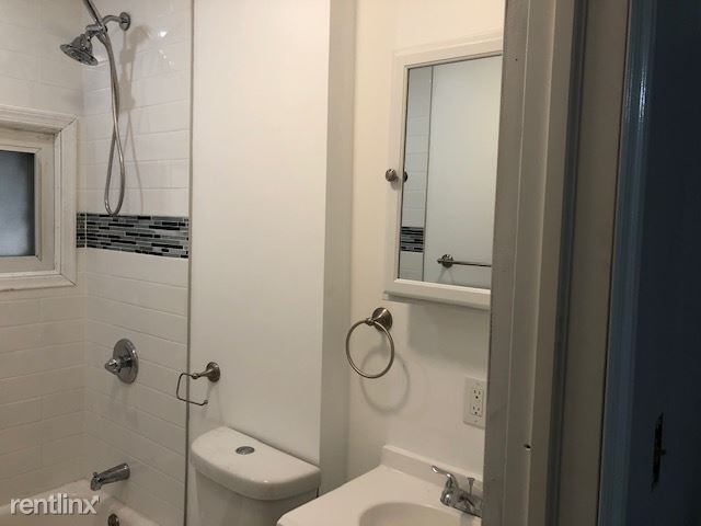 Foto del edificio - 4 br, 1 bath Apartment - 621 Marshall St