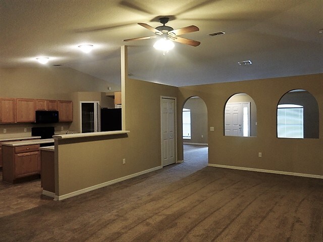 Building Photo - 97154 Yorkshire Dr