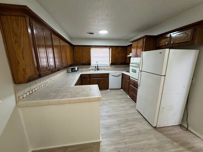 Foto del edificio - 2410 NW Saxon Cir