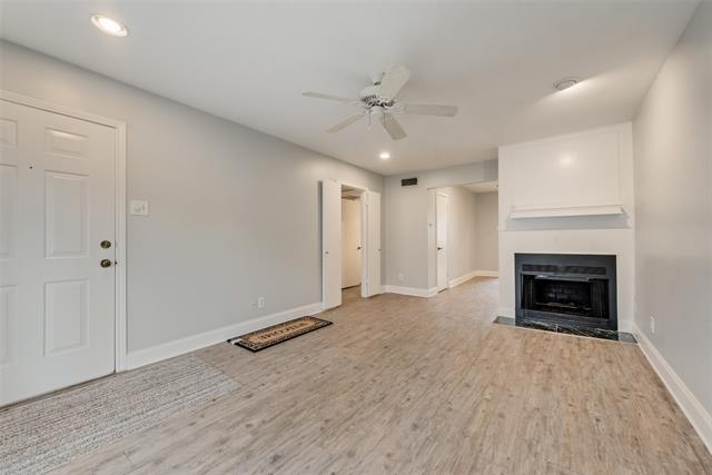 Foto del edificio - 4211 Newton Ave