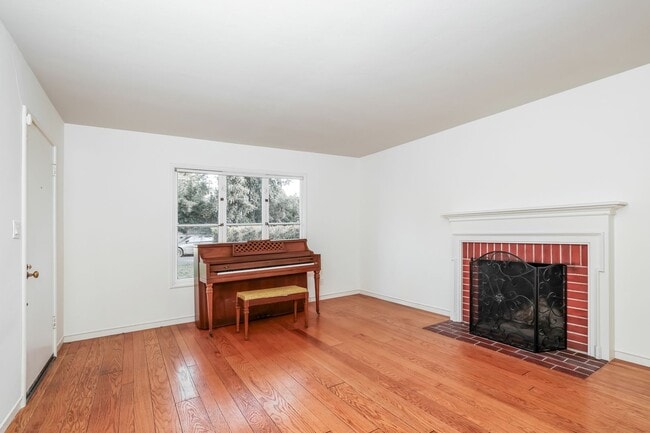 Foto del edificio - 3 Bedroom Home In Kensington!