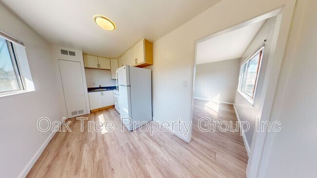 Building Photo - 949 35th St
