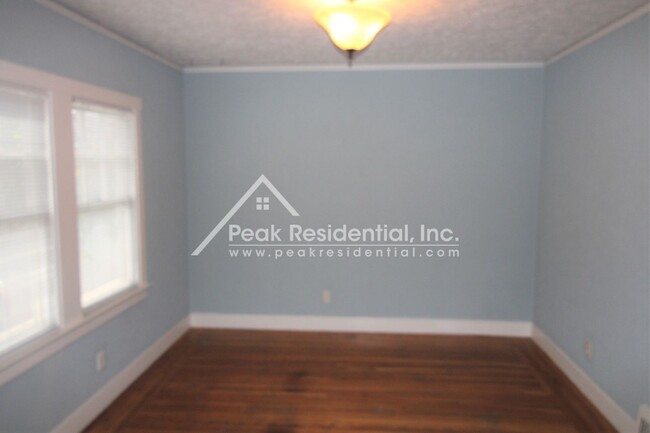 Building Photo - Charming East Sacramento 3bd/1ba Home