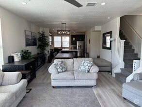 Building Photo - 4672 Vermillion Dr