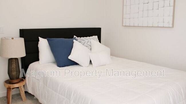 Foto del edificio - 30411 Ridgecrest Rd