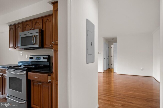 Foto del edificio - 3332 Spring Ln