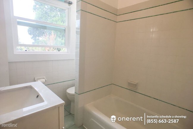 Building Photo - 2 br, 1 bath Apartment - 1227 Hampel St