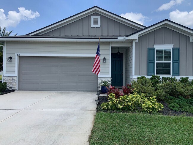 Building Photo - Gorgeous Corner Lot Home