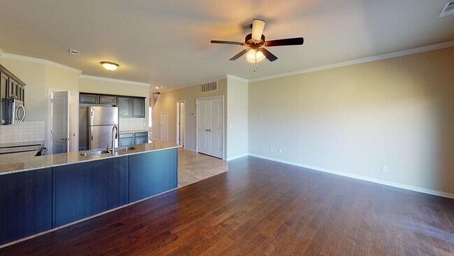 Foto del edificio - Shadowbrooke Townhomes - 3 Bedroom Townhome for Rent! ***MOVE IN SPECIAL***