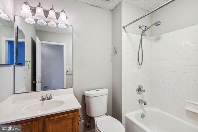 Foto del edificio - 1605 Woodview Ct