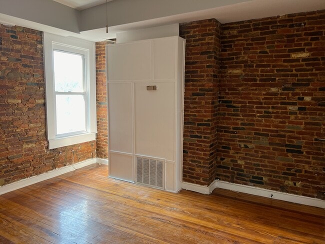 Building Photo - 2702 Maryland Ave