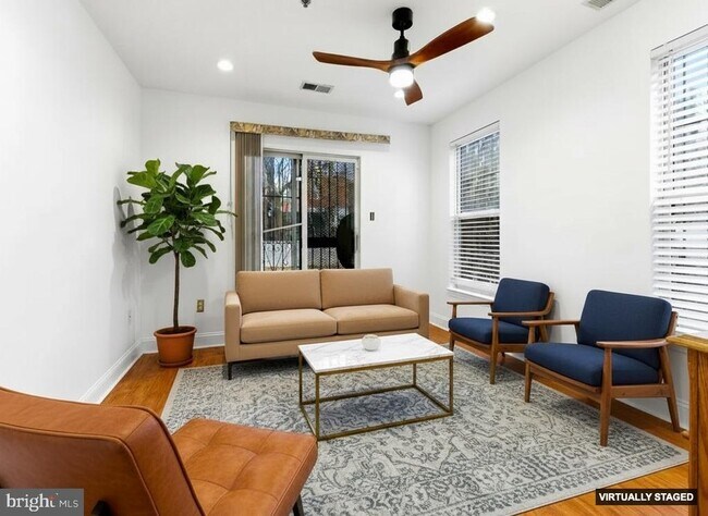 Foto del edificio - 576 Washington St