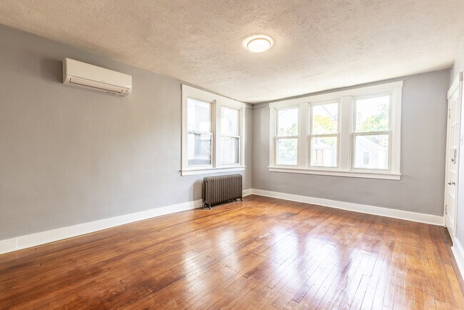 Foto del edificio - 1203 Kelton Ave