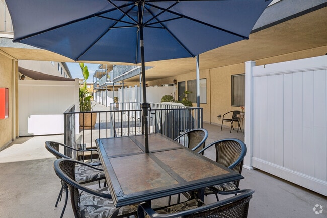 Building Photo - Oceanaire Townhomes