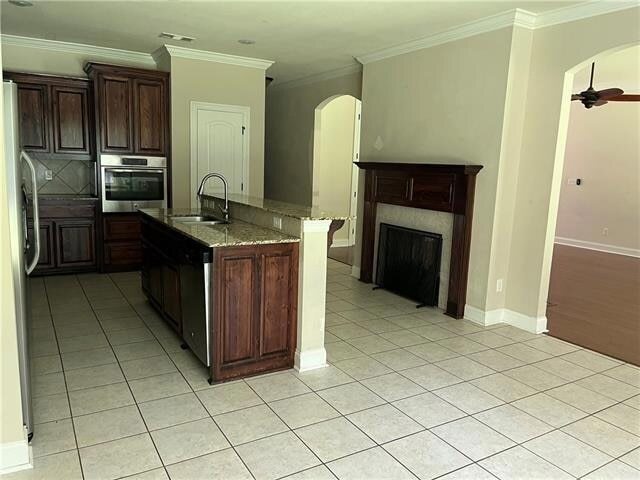 Building Photo - 552 English Oak Dr