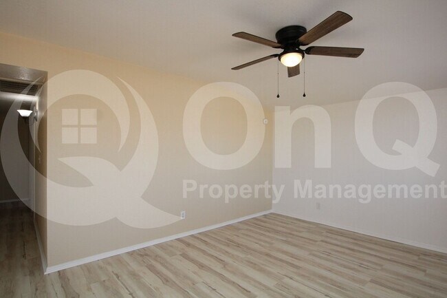 Foto del edificio - 7713 E McKinley St