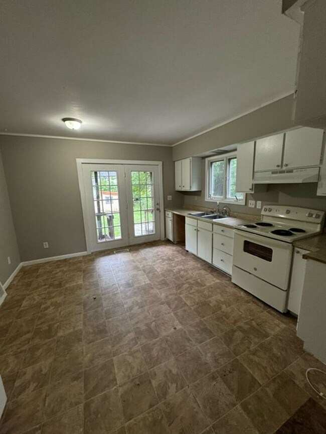 Building Photo - 212 Lexington Ct