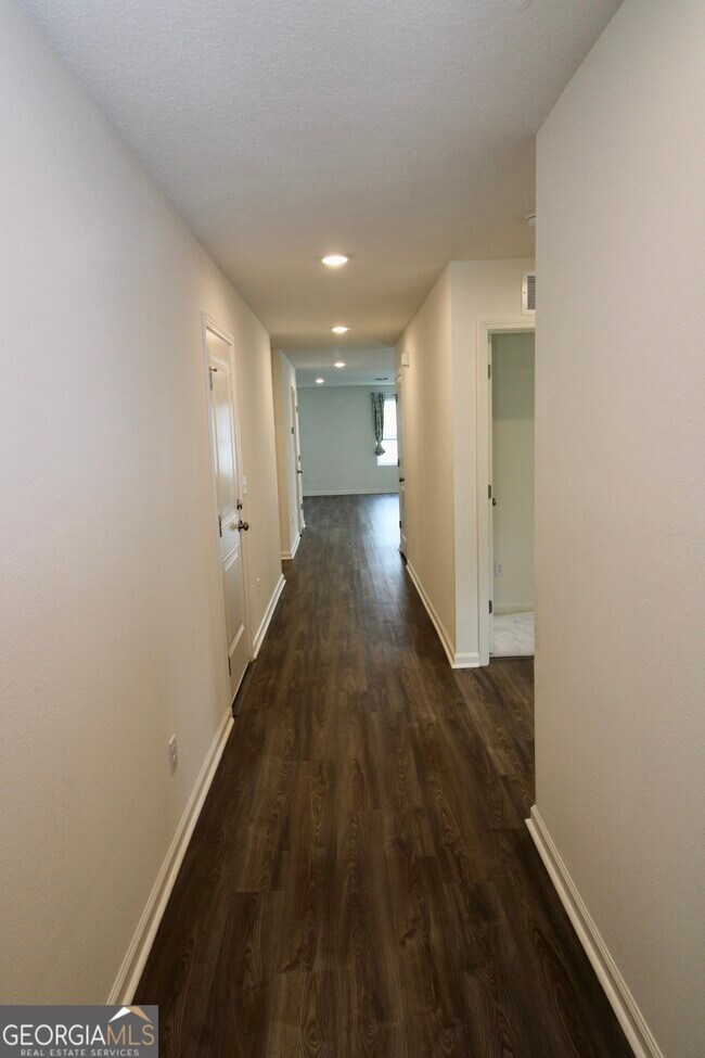 Foto del edificio - 205 Landing Blvd