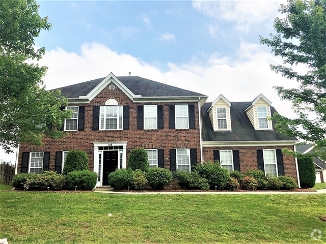 Building Photo - 121 Dovetail Dr