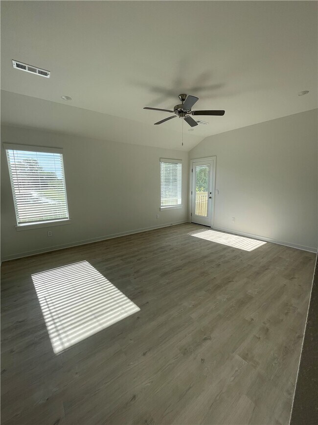 Foto del edificio - 2650 N Snowball Dr