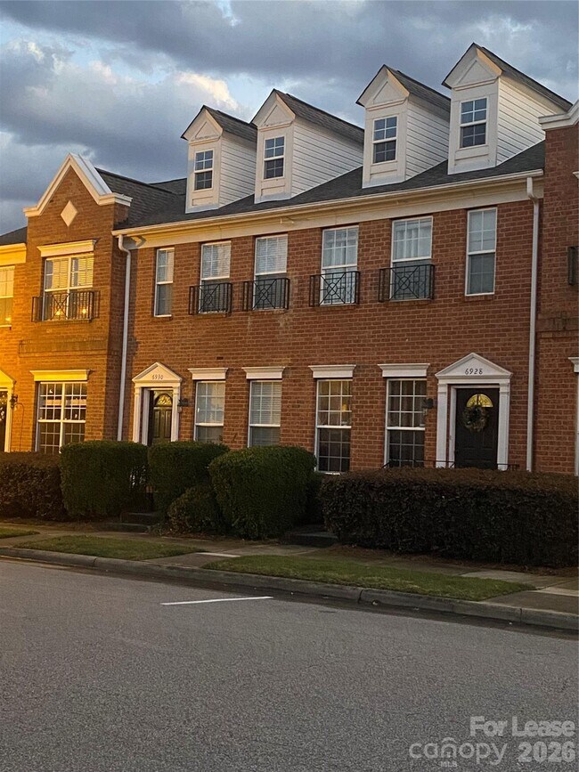 Foto del edificio - 6928 Creft Cir