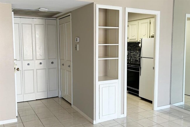 Building Photo - 1122 Colorado St