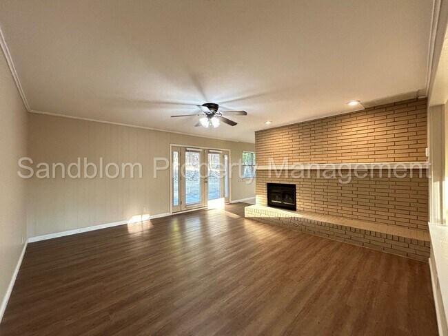 Foto del edificio - For Lease | South Tulsa | $1600 Rent